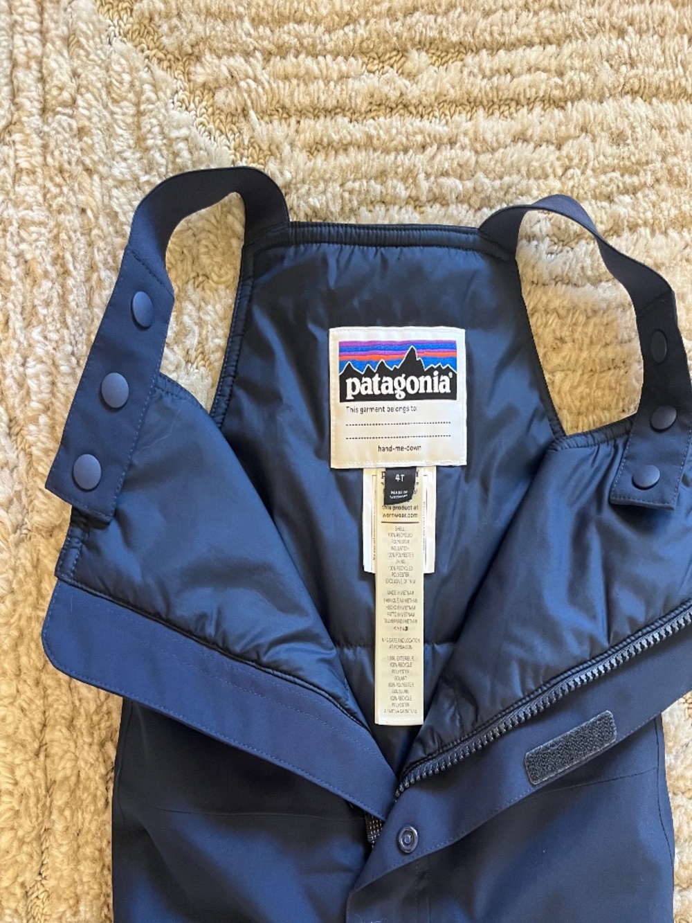 4T Patagonia snowpants - Picture 2 of 4